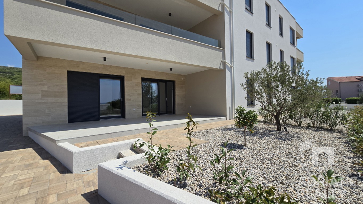 Tribunj, appartamento al piano terra con due camere da letto