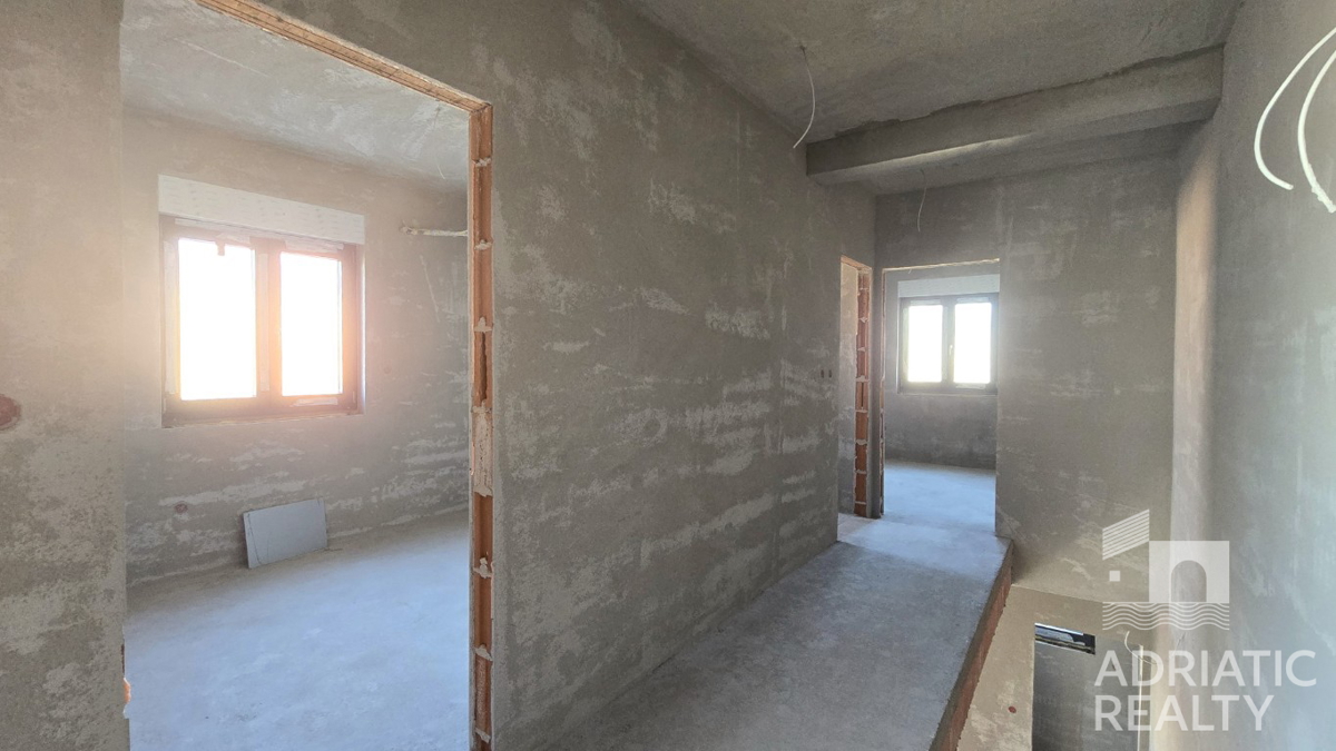 Vodice, casa moderna e funzionale in una posizione tranquilla