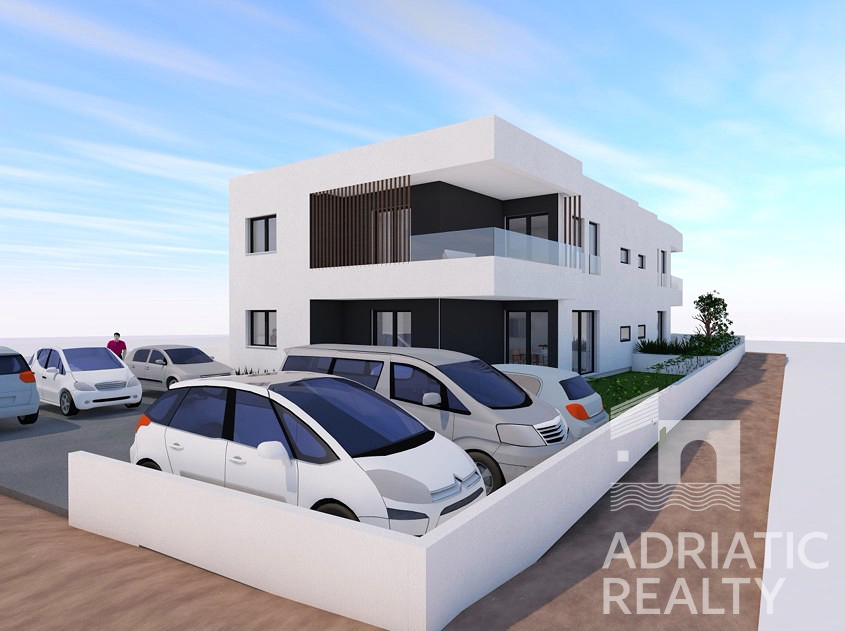 Vodice, ampio appartamento con giardino – ideale per una vita confortevole!