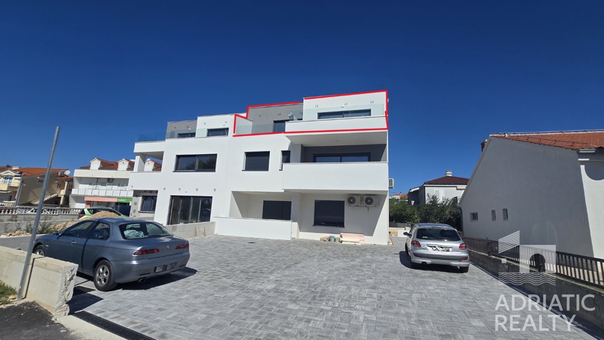 Brodarica, ampio attico, 156,65 m2, 70 m dal mare