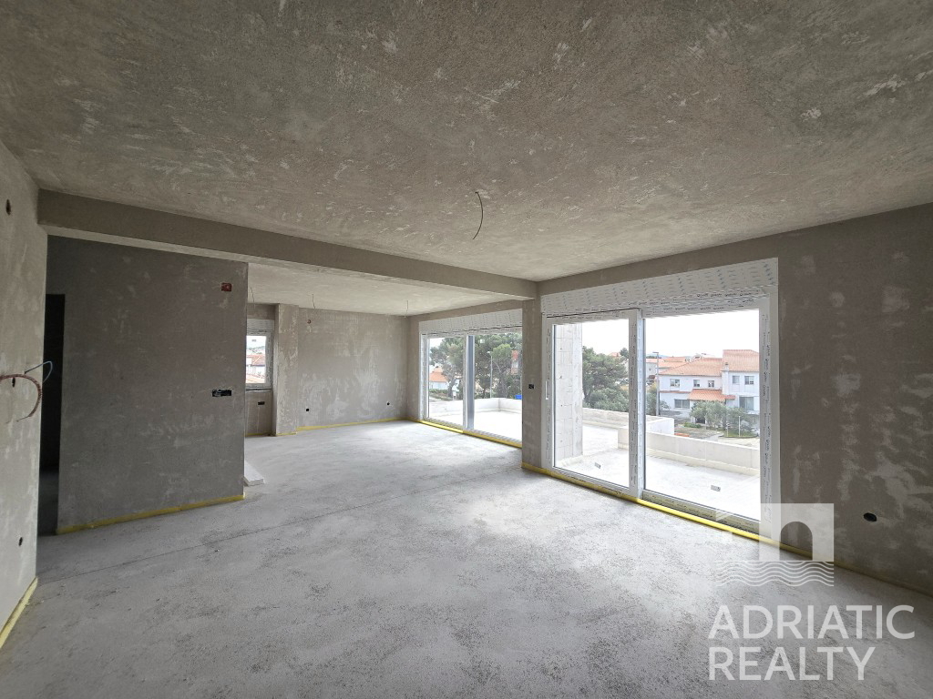 Brodarica, ampio attico, 156,65 m2, 70 m dal mare