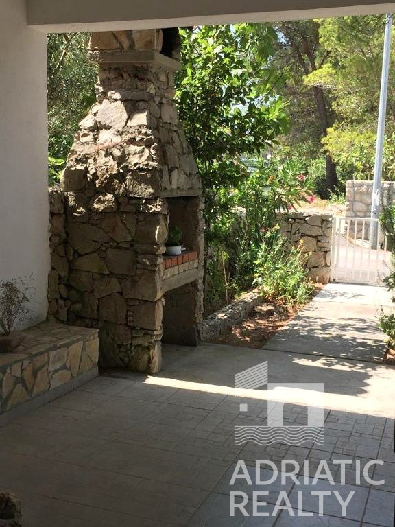 Pirovac, affascinante casa circondata da una pineta – perfetta per una vacanza e investimento - RIDOTTO