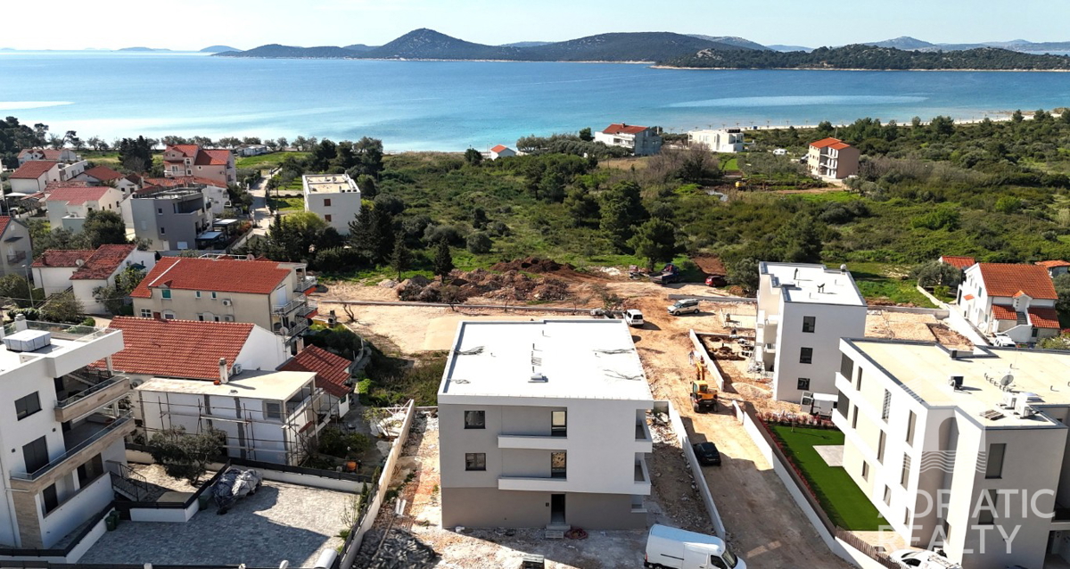 Vodice, appartamento bilocale con giardino in ottima posizione