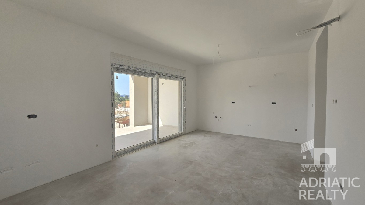 Vodice, appartamento bilocale con giardino in ottima posizione