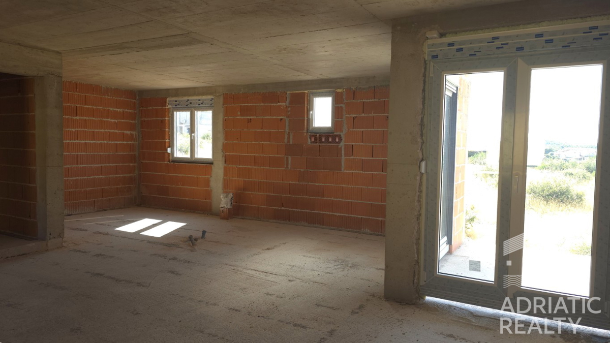 Grebaštica, appartamento con due camere da letto con giardino vicino alla spiaggia