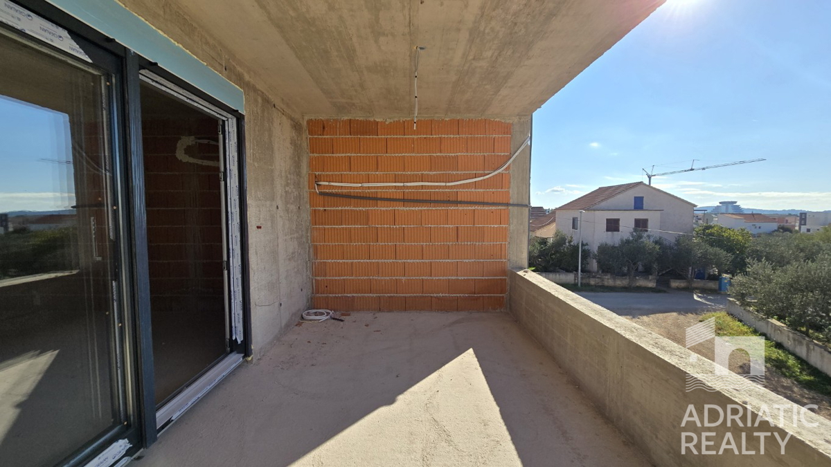 Vodice, appartamento con due camere da letto con terrazza e parcheggio