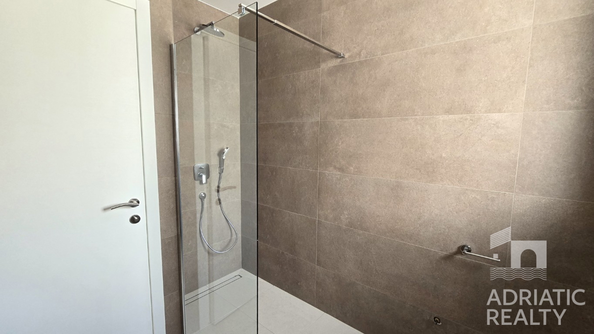 Vodice, appartamento bilocale in moderna costruzione vicino alla spiaggia