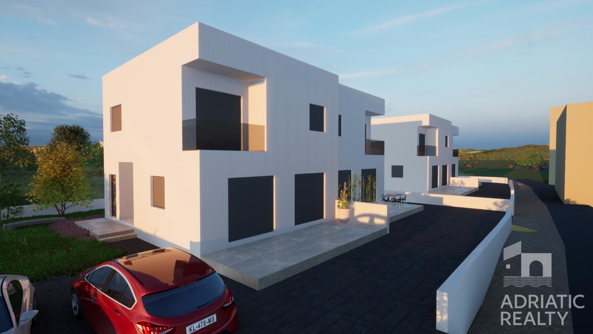 Vodice, moderna dvojna kuća s vrtom na mirnoj lokaciji