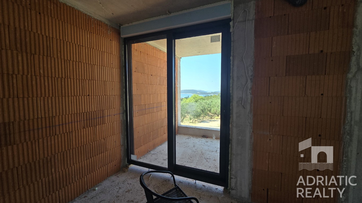 Vodice, moderna dvojna kuća s pogledom na more