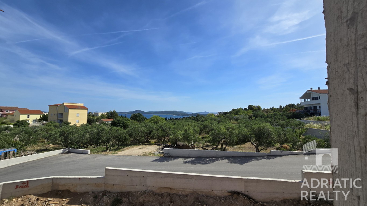 Vodice, moderna dvojna kuća s pogledom na more