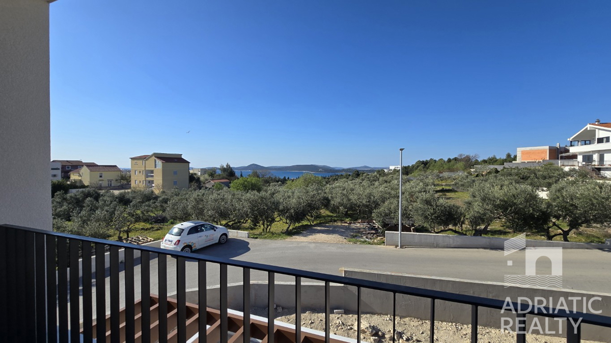 Vodice, moderna dvojna kuća s pogledom na more