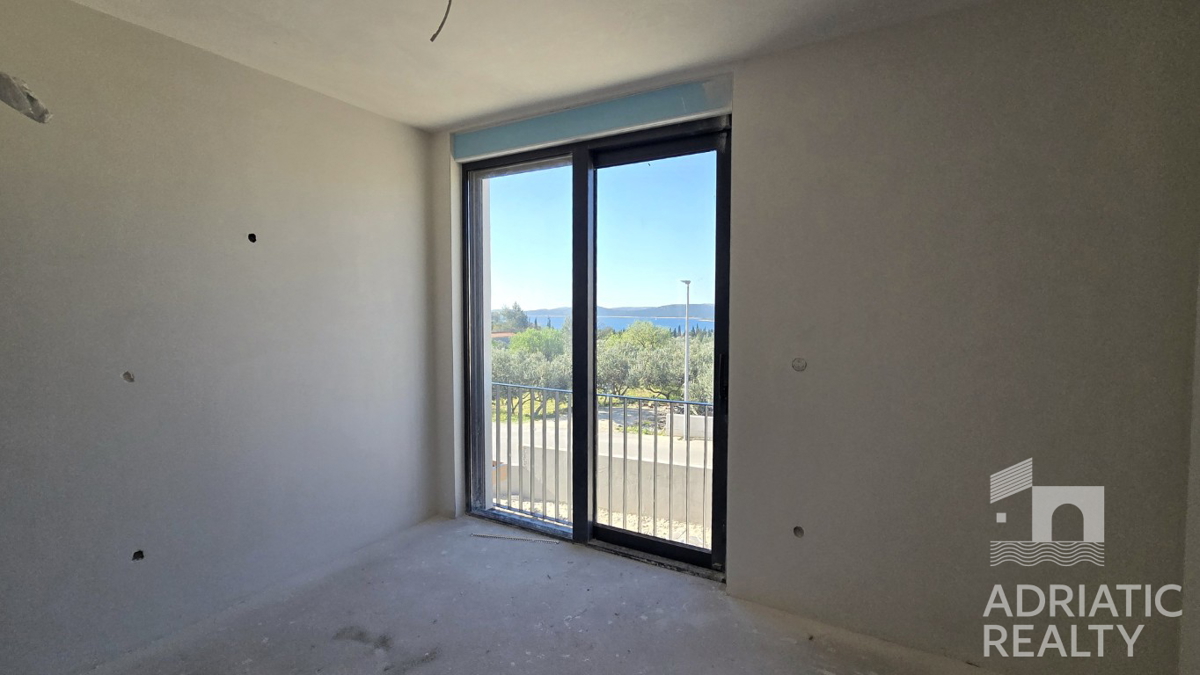 Vodice, moderna dvojna kuća s pogledom na more