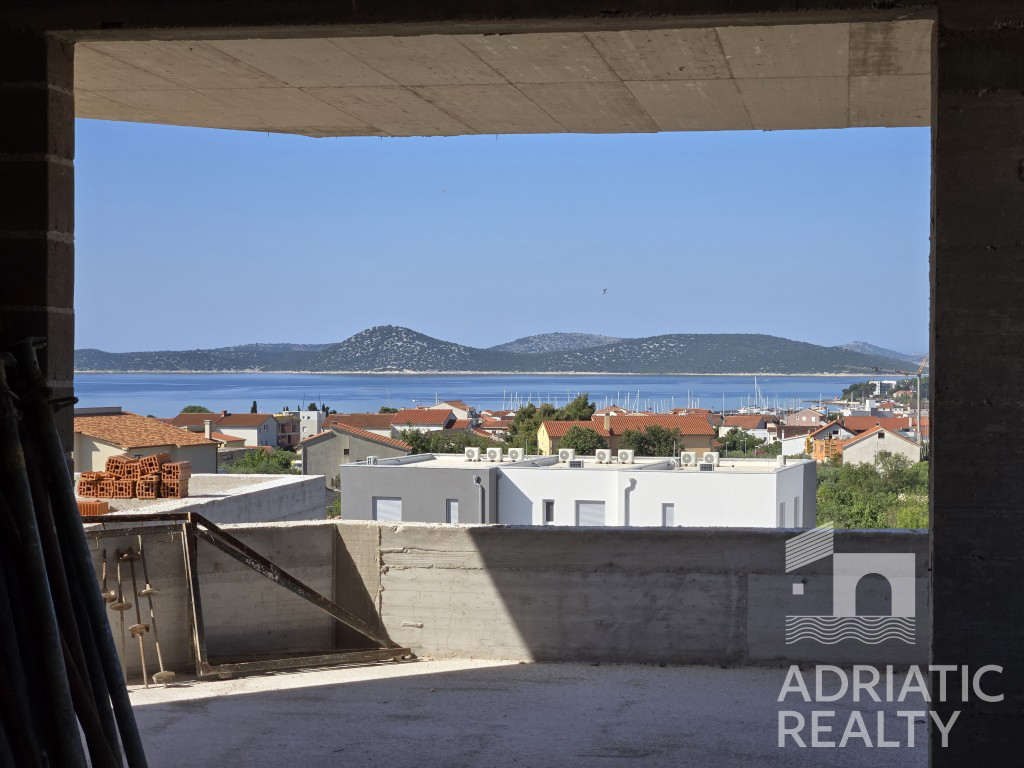 Vodice, attico esclusivo con vista mare in una moderna costruzione di nuova realizzazione