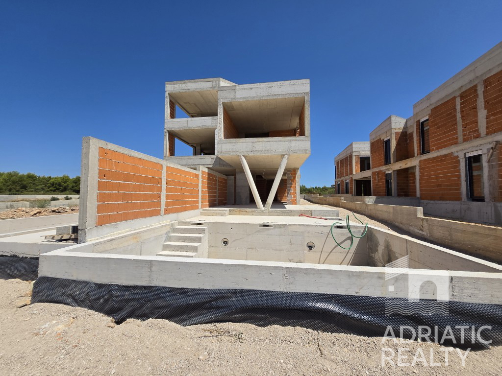 Vodice, attico esclusivo con vista mare in una moderna costruzione di nuova realizzazione