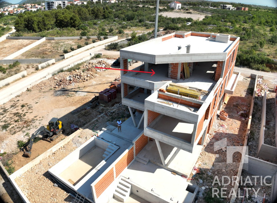 Vodice, attico esclusivo con vista mare in una moderna costruzione di nuova realizzazione