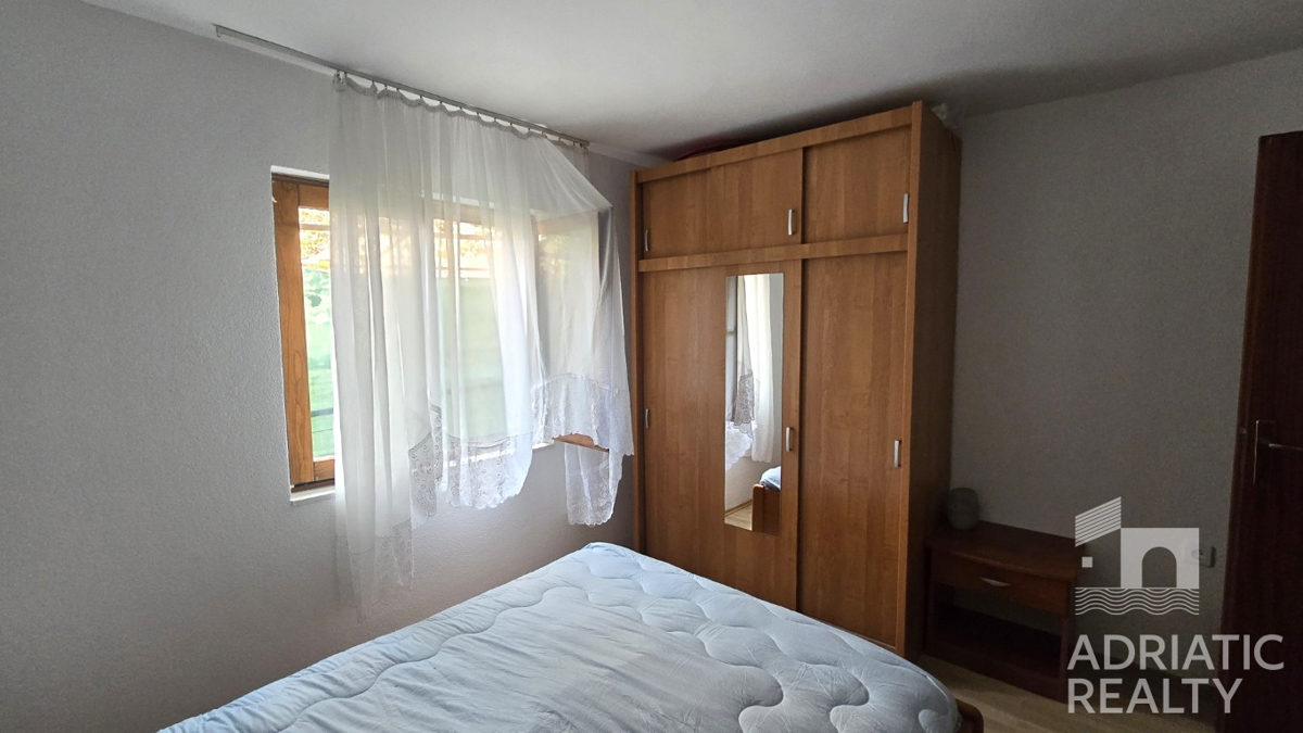 Vodice, appartamento bilocale con due terrazze, a 10 minuti a piedi dalla spiaggia