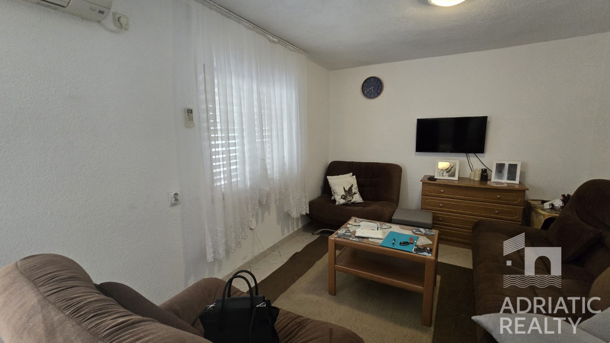 Vodice, appartamento bilocale con due terrazze, a 10 minuti a piedi dalla spiaggia