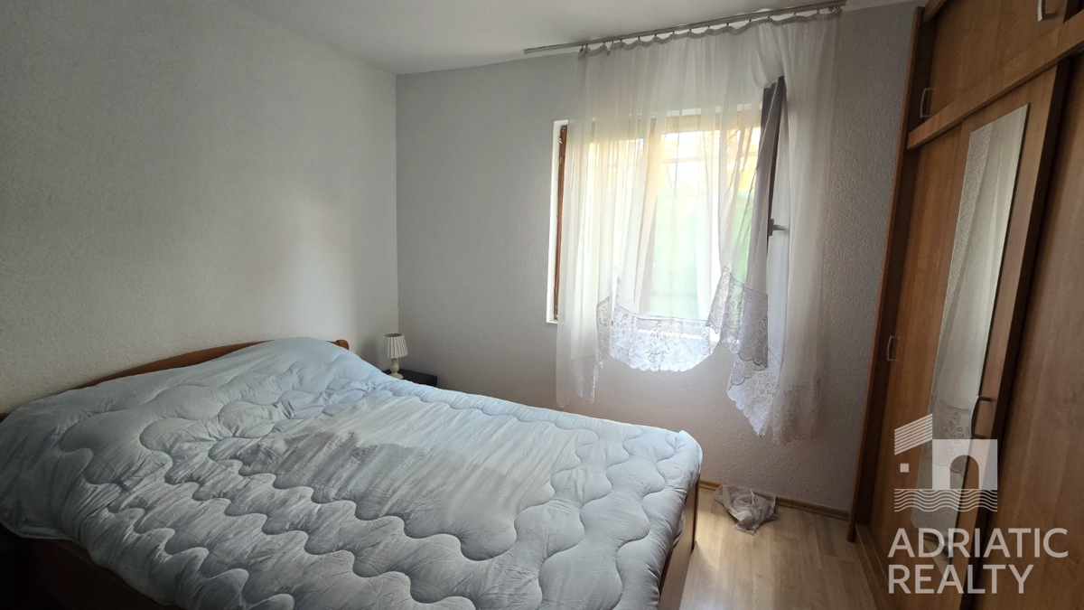 Vodice, appartamento bilocale con due terrazze, a 10 minuti a piedi dalla spiaggia