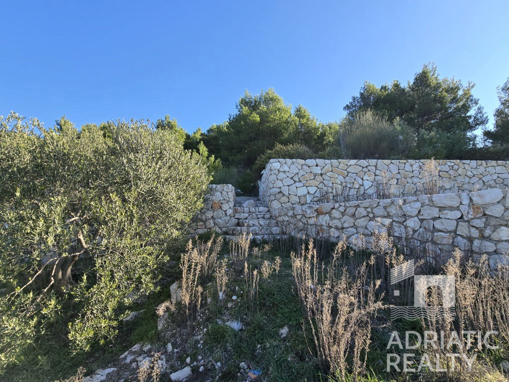 Tribunj, terreno agricolo con una vista splendida sul mare, opportunità unica