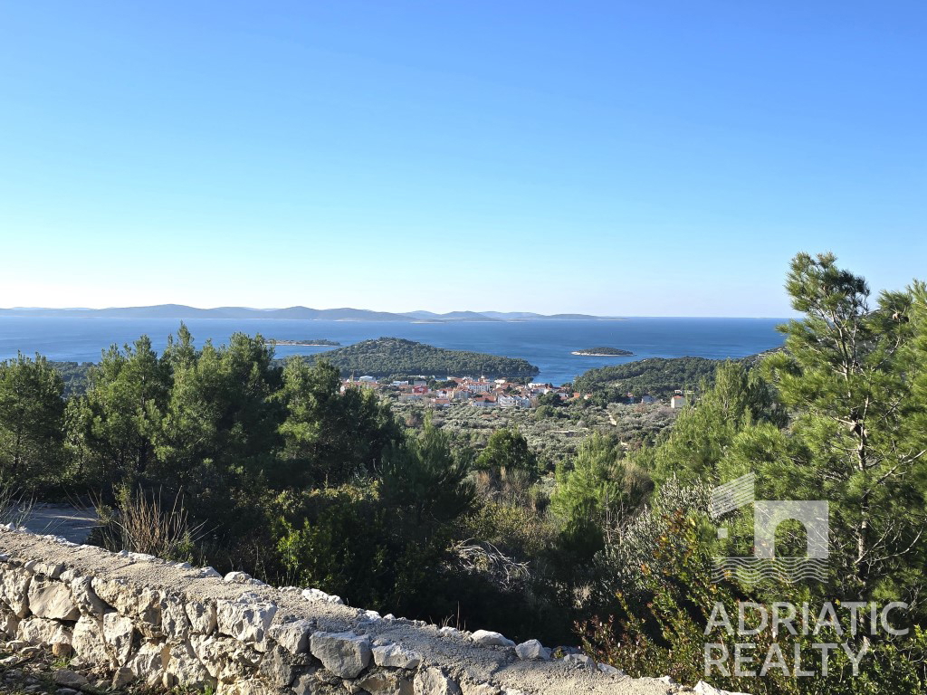 Tribunj, terreno agricolo con una vista splendida sul mare, opportunità unica