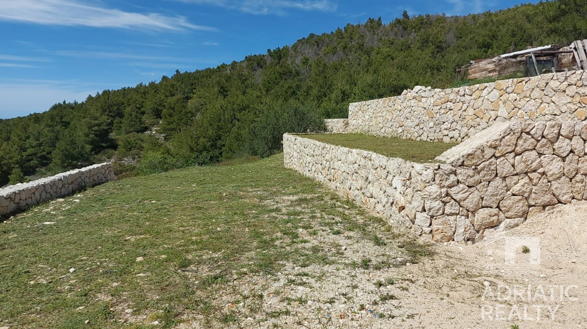 Tribunj, terreno agricolo con una vista splendida sul mare, opportunità unica