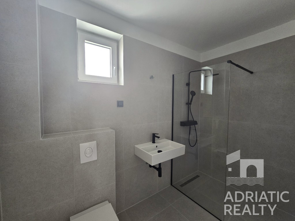 Grebaštica, attico con splendida vista sul mare, 4 camere da letto, 121,90 m2