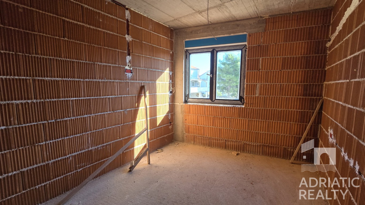 Vodice, appartamento con due camere da letto in una moderna costruzione nuova