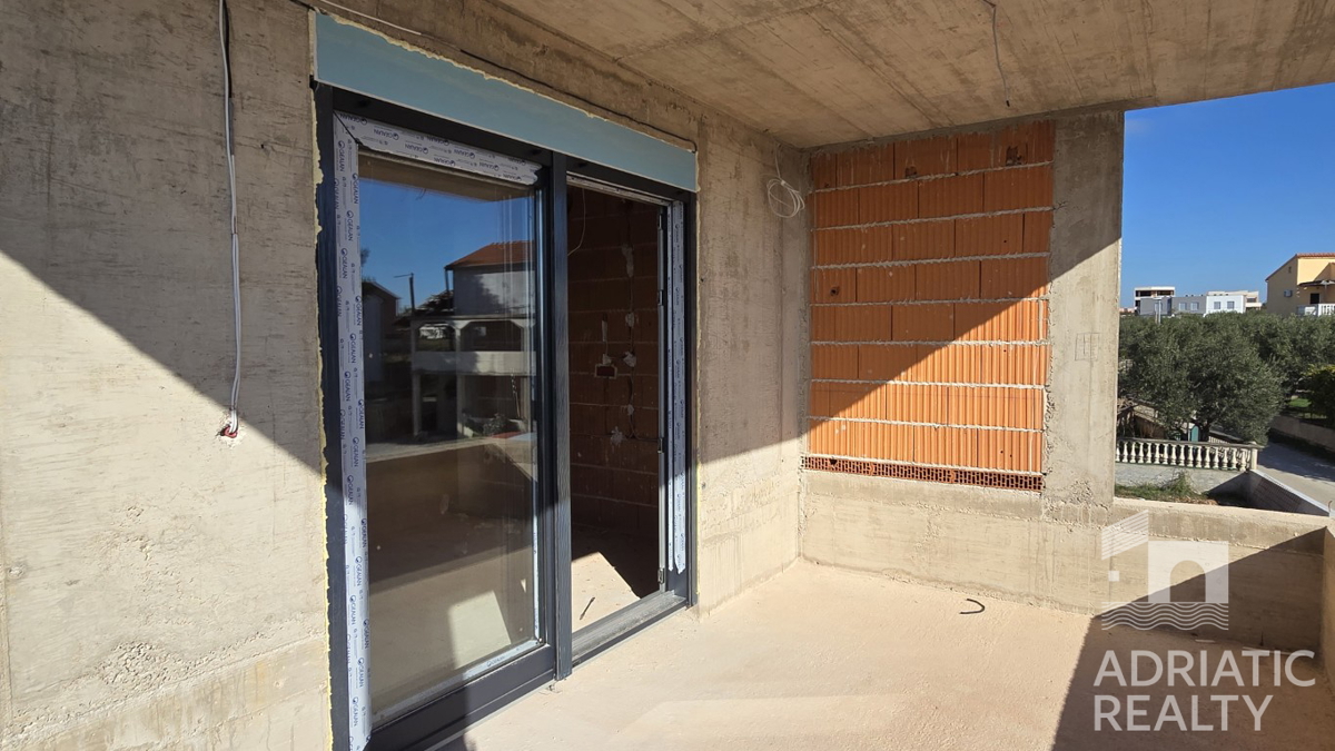 Vodice, appartamento con due camere da letto in una moderna costruzione nuova