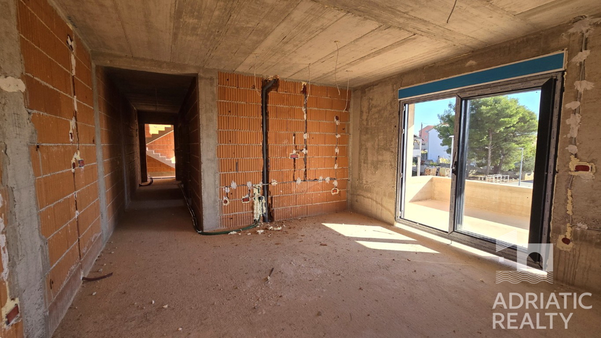 Vodice, appartamento con due camere da letto in una moderna costruzione nuova