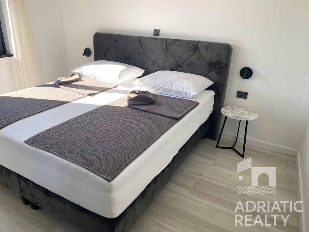 Srima, bilocale + monolocale a 50 m dalla spiaggia