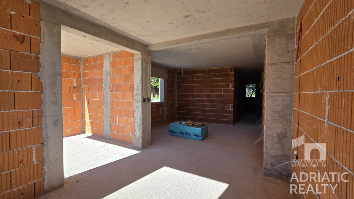 Vodice, appartamento con due camere da letto con giardino