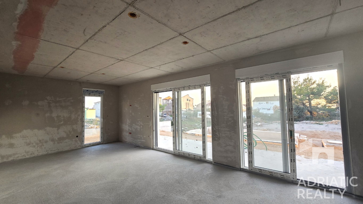 Vodice, nuova costruzione, moderna casa bifamiliare con garage e piscina