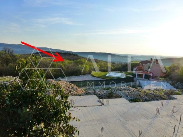 Terreno edificabile, 4350m2, con vista sul centro storico di Labin