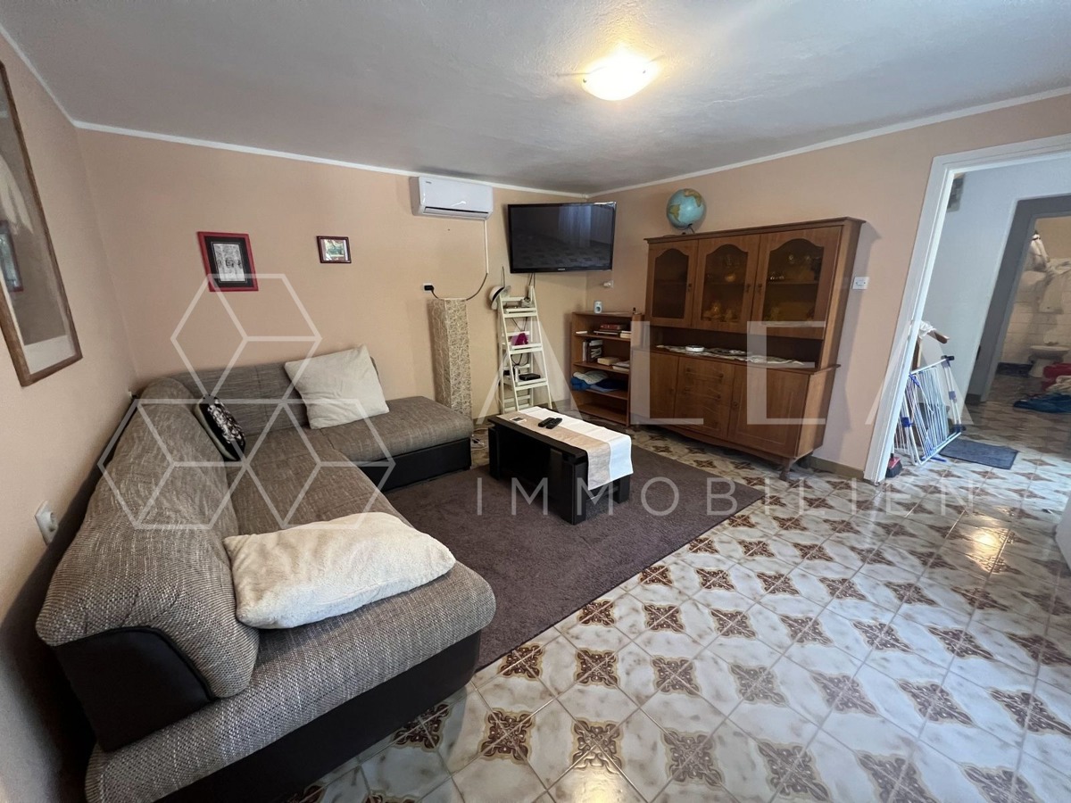 Casa con piscina in posizione unica con 70.000 m2 di giardino