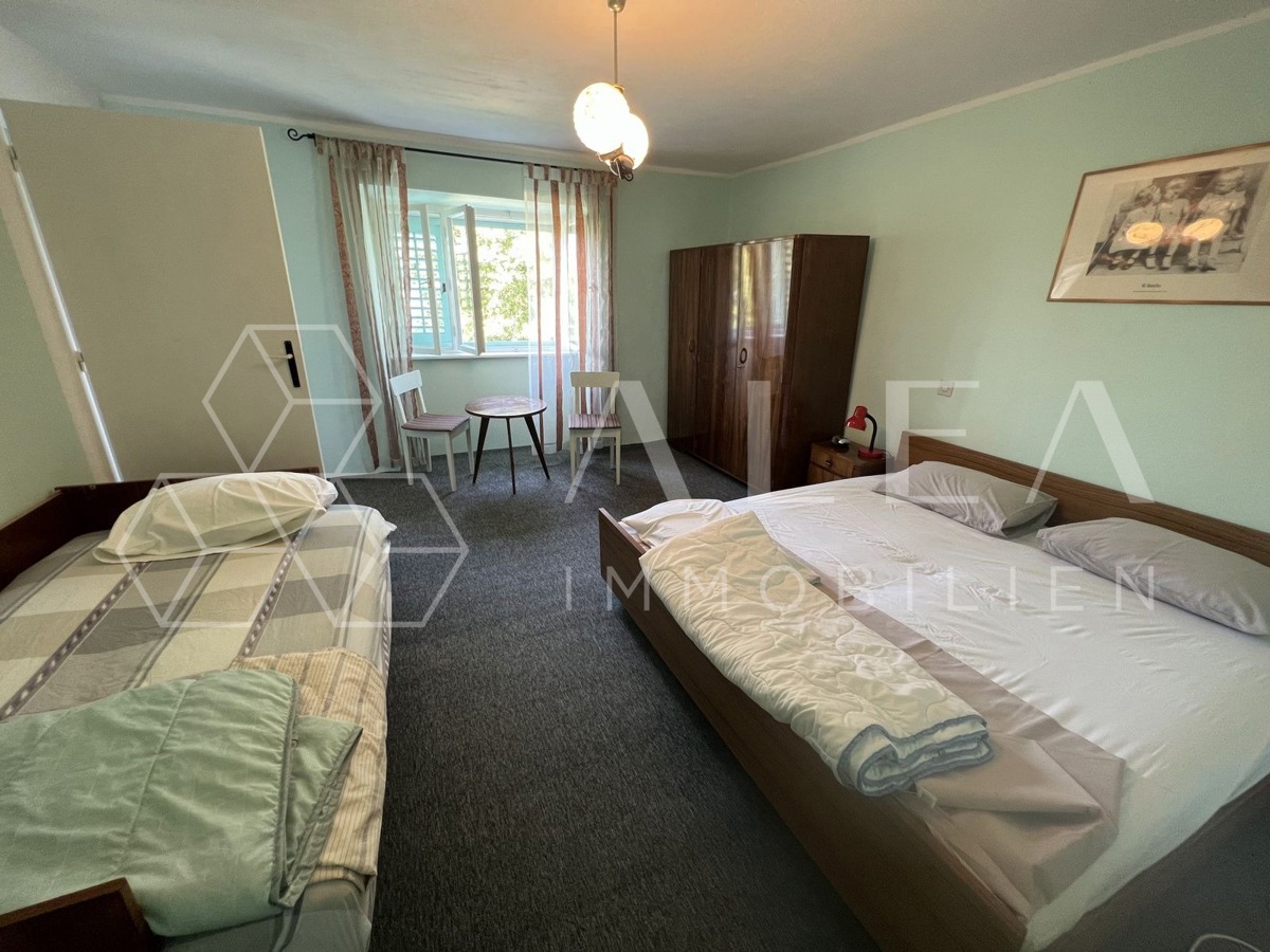 Casa con piscina in posizione unica con 70.000 m2 di giardino