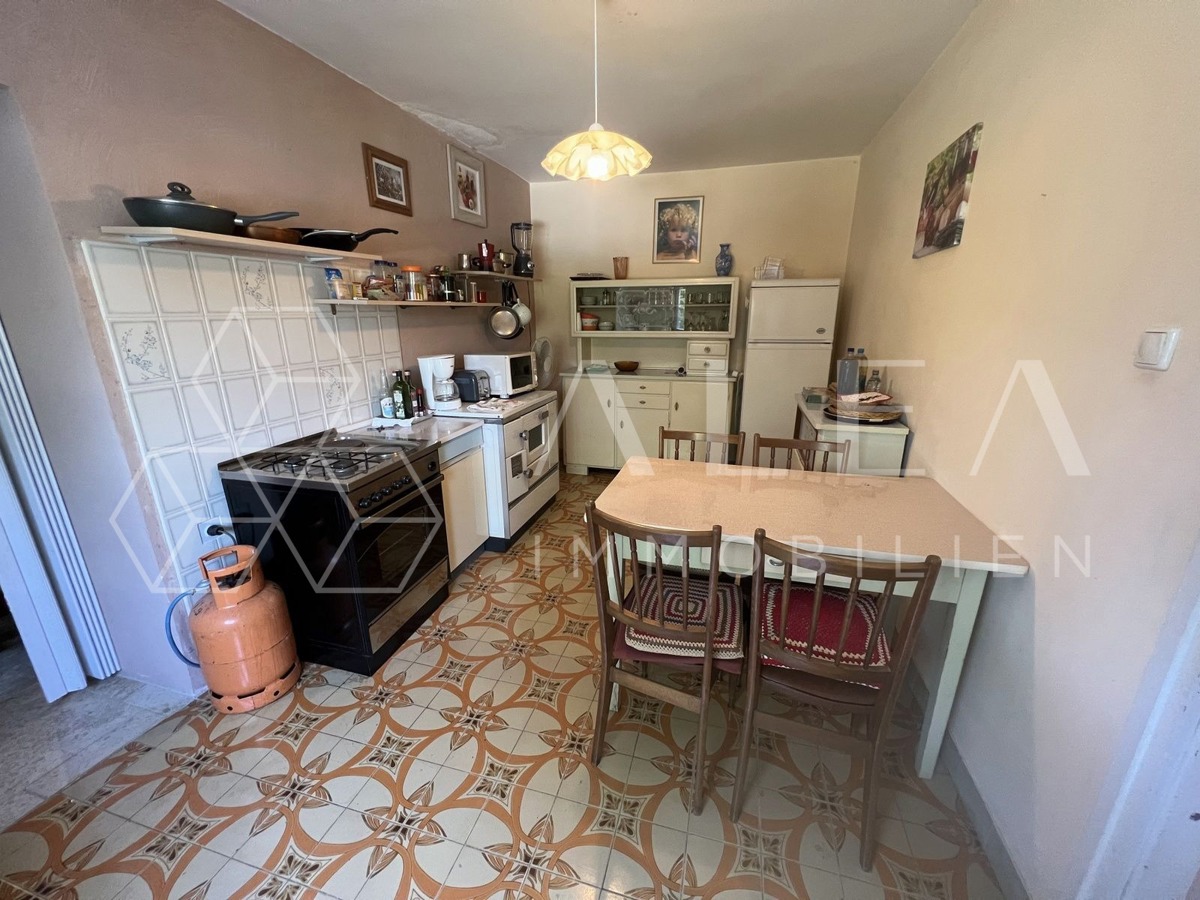 Casa con piscina in posizione unica con 70.000 m2 di giardino