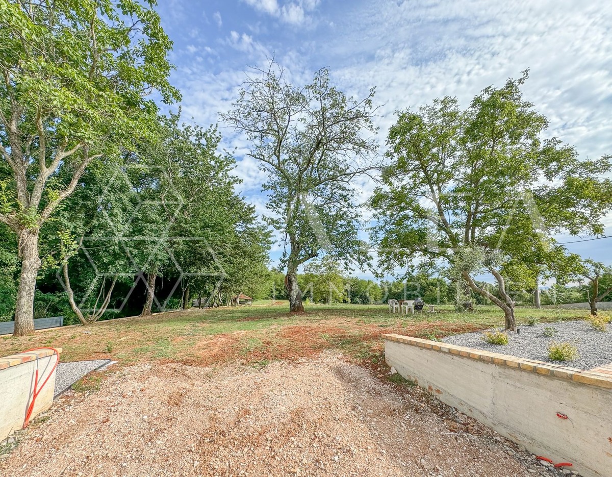 Bellissima casa in pietra recentemente ristrutturata con giardino di 2000 m2