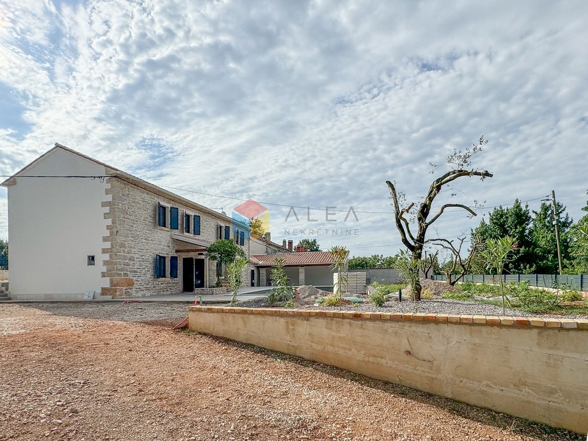 Bellissima casa in pietra recentemente ristrutturata con giardino di 2000 m2