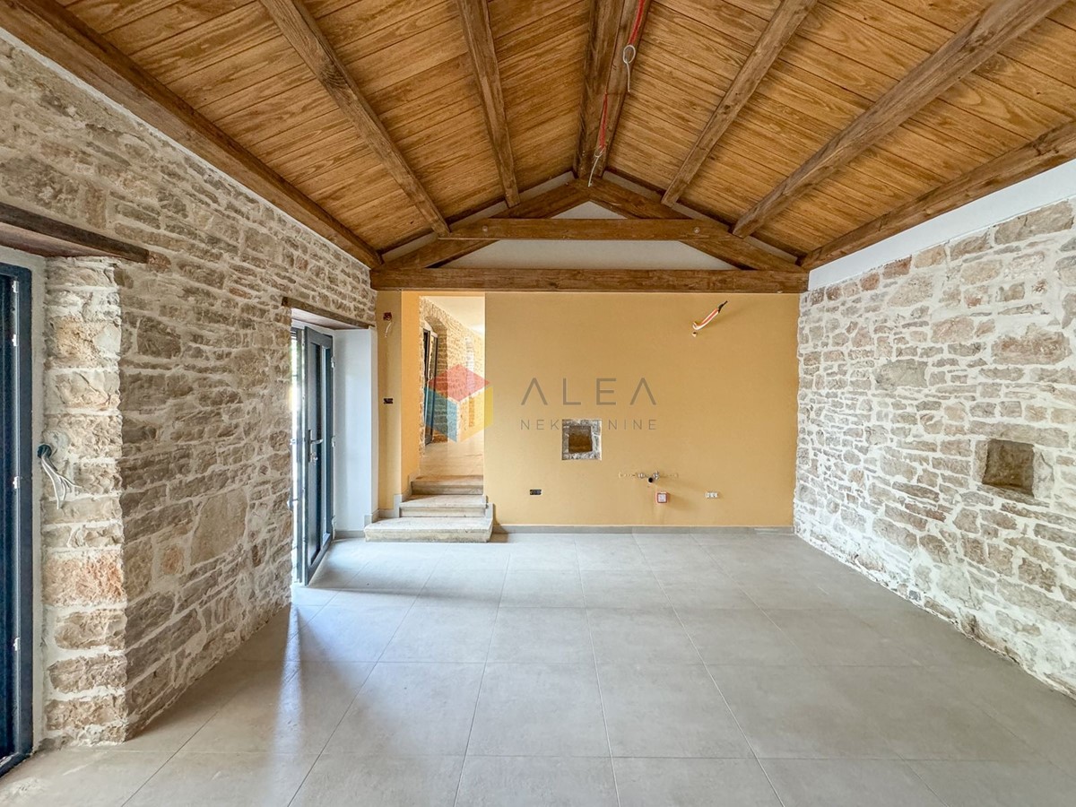 Bellissima casa in pietra recentemente ristrutturata con giardino di 2000 m2