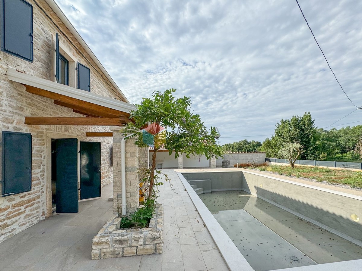 Bellissima casa in pietra recentemente ristrutturata con giardino di 2000 m2