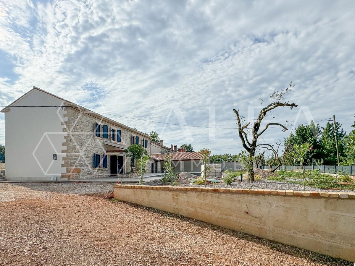 Bellissima casa in pietra recentemente ristrutturata con giardino di 2000 m2