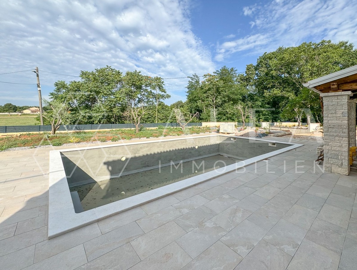 Bellissima casa in pietra recentemente ristrutturata con giardino di 2000 m2