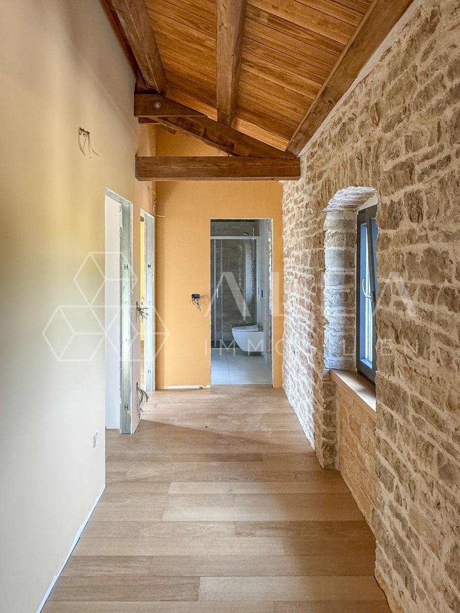 Bellissima casa in pietra recentemente ristrutturata con giardino di 2000 m2