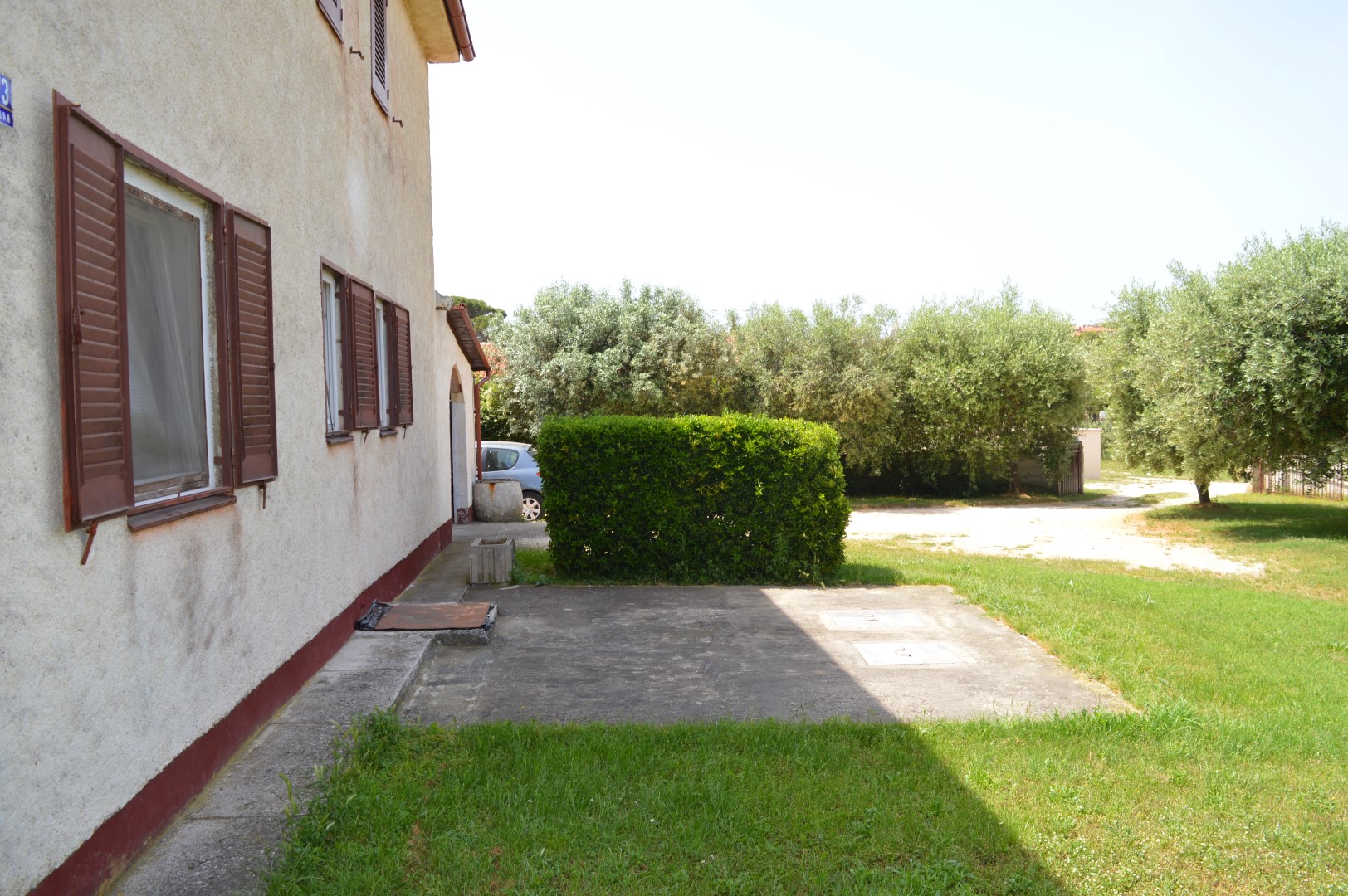 Casa con due appartamenti  con grande cortile.