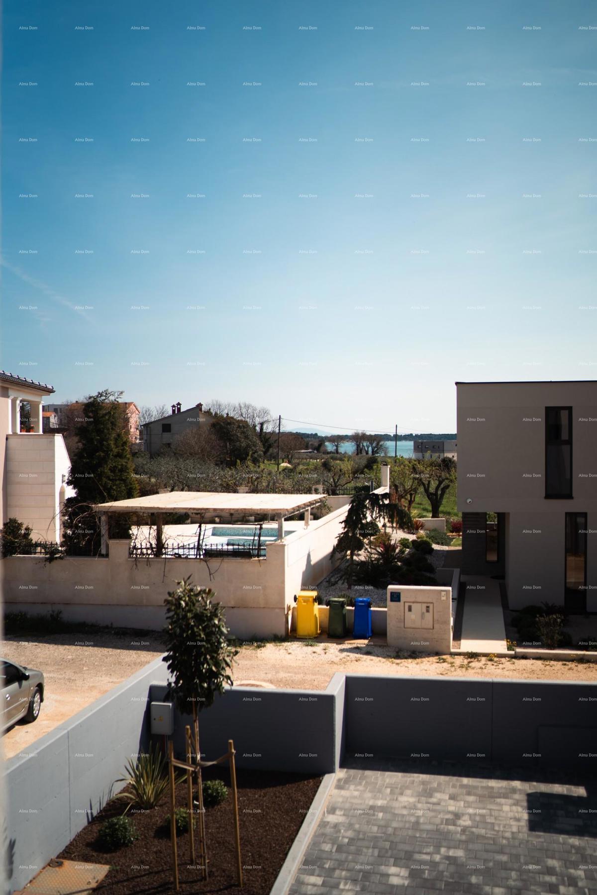 Ottima posizione, Pomer! Moderna casa a due piani con piscina e jacuzzi!