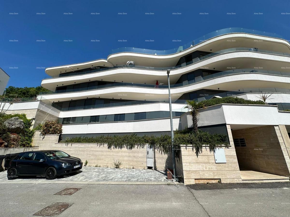 Vendita di appartamenti lussuosi e modernamente attrezzati in un edificio residenziale con piscine sul tetto, Opatija!  Community Verified icon