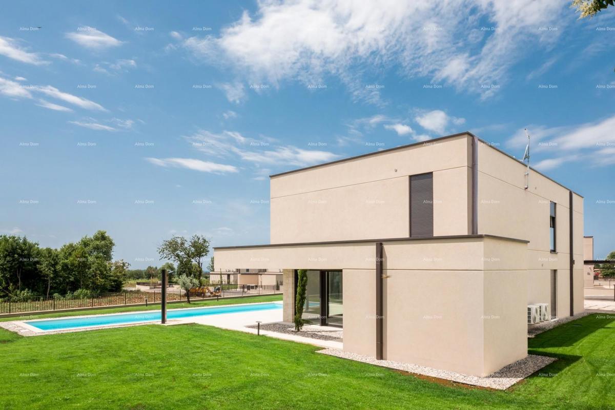 Casa Familiare di Lusso con Piscina in Vendita a Labinci, Vicino a Poreč