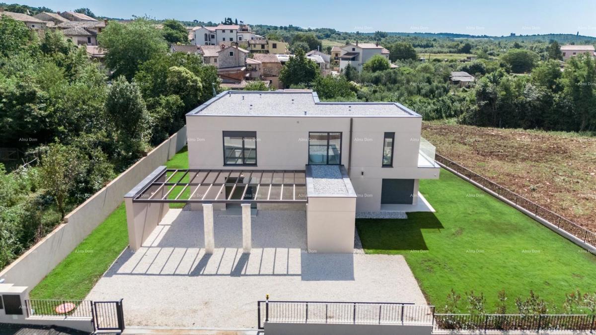 Casa Familiare di Lusso con Piscina in Vendita a Labinci, Vicino a Poreč