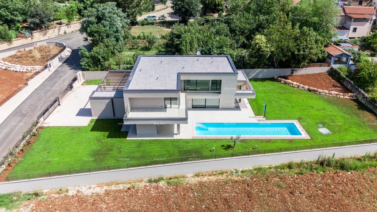 Casa Familiare di Lusso con Piscina in Vendita a Labinci, Vicino a Poreč