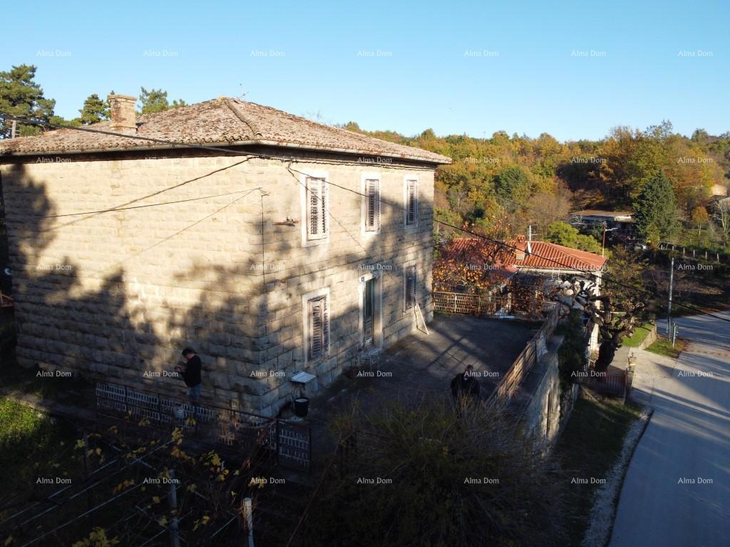 Vendiamo una vecchia casa in pietra d'Istria con vista su Grisignana.